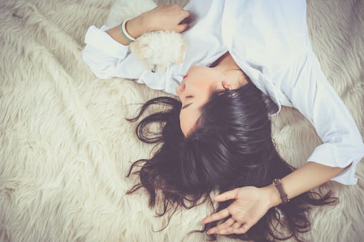 Jak Vůně Ovlivňují Spánek a Snění: Průvodce Aromaterapií